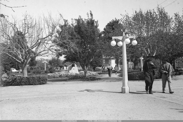 plaza-19459FF650E2-69B6-8536-D04B-5146837CBDFA.jpg